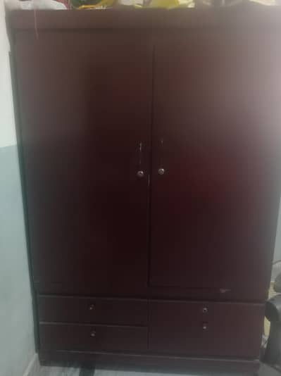 achi condition ma cupboard ha koi falt ni
