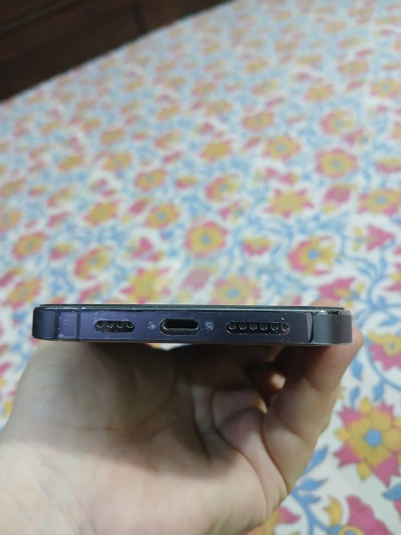 Apple iPhone 14 Pro Max 1
