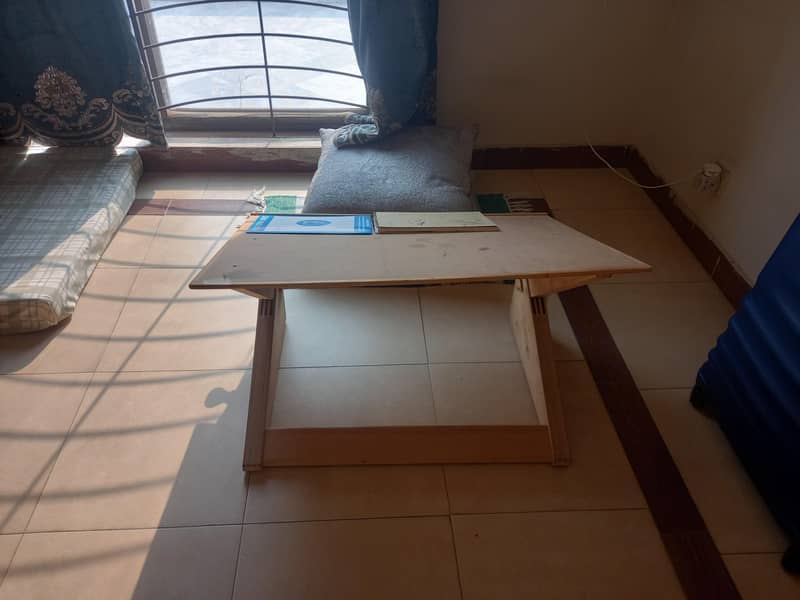 Art Table 0