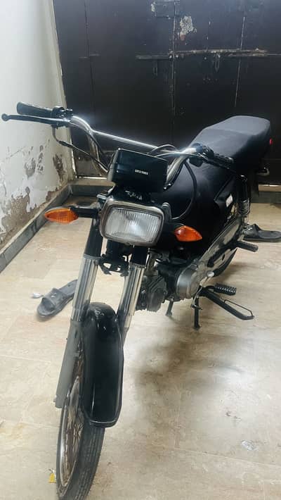 Geniun ha koi masla nhi. Bus 3rd gear ma awaz ha