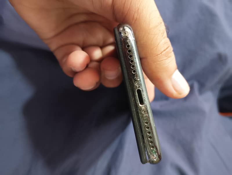 Apple iPhone X 5