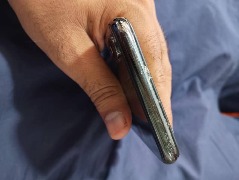 Apple iPhone X 6