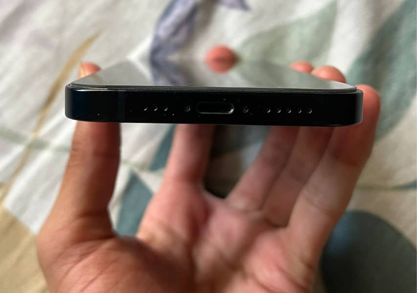 Apple iPhone 13 3