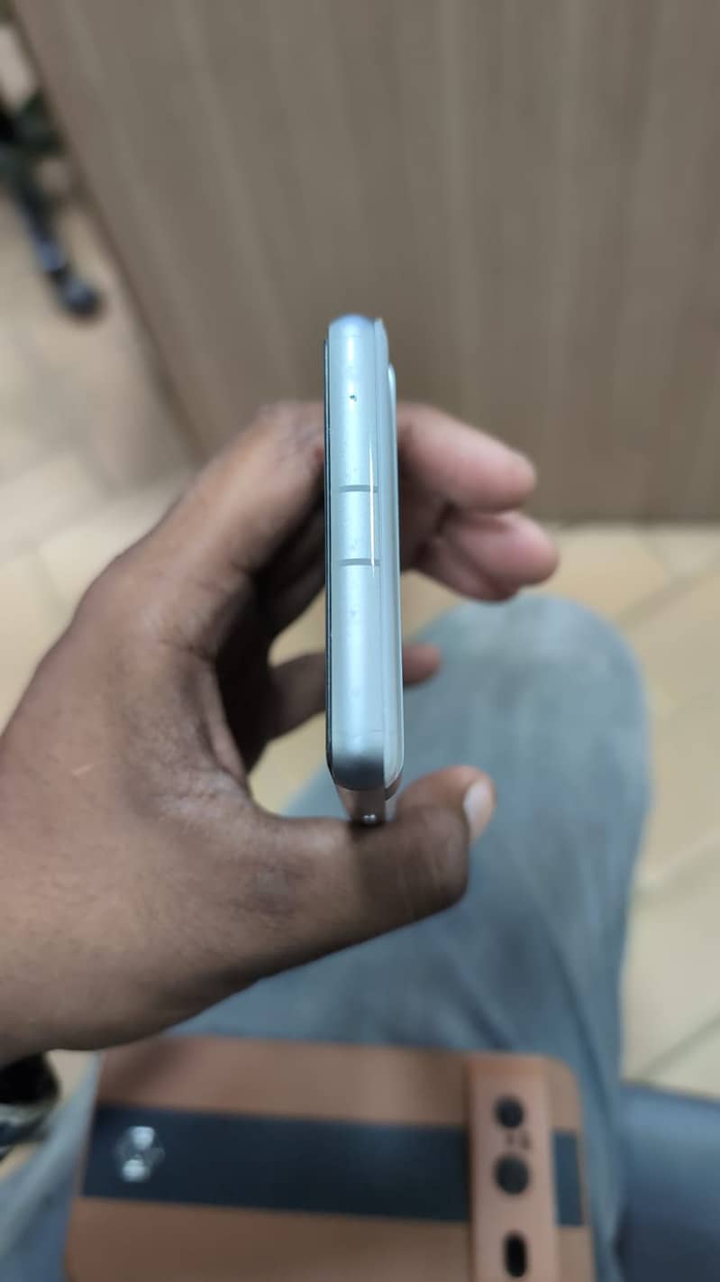 Google Pixel 7a 3