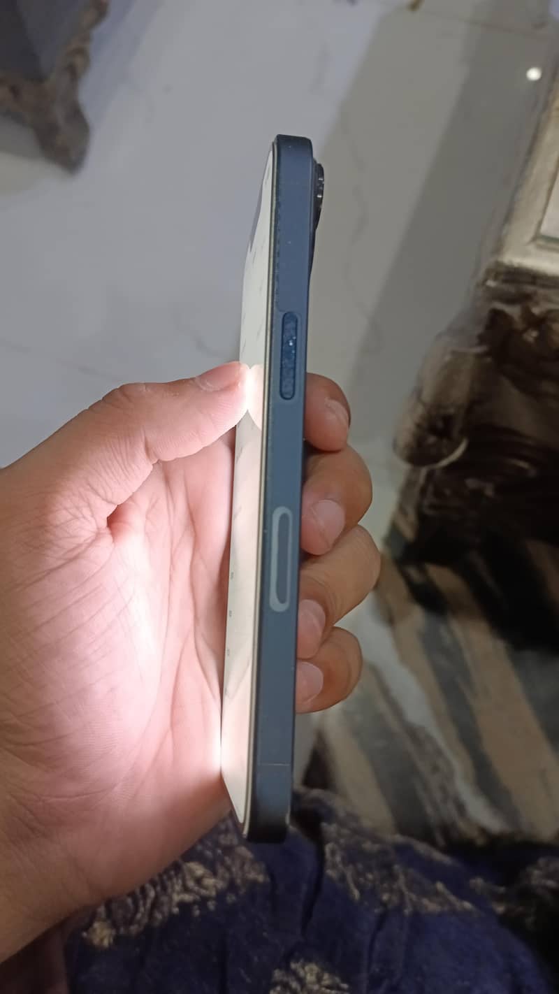 Apple iPhone 13 1