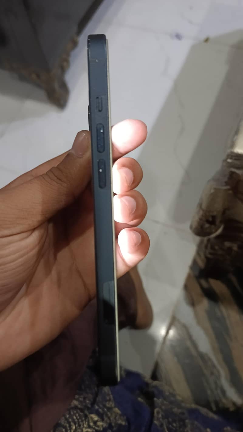 Apple iPhone 13 3