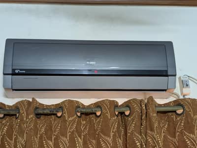 Gree 1 ton AC