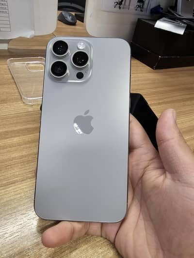Apple iPhone 15 Pro Max factory unlocked