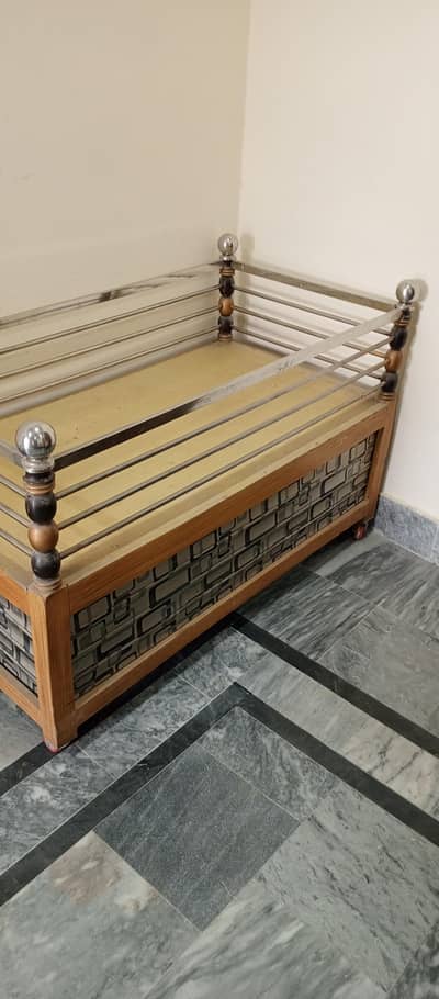 Beautiful Baby Sleeping Bed / Baby Cot – Good Condition