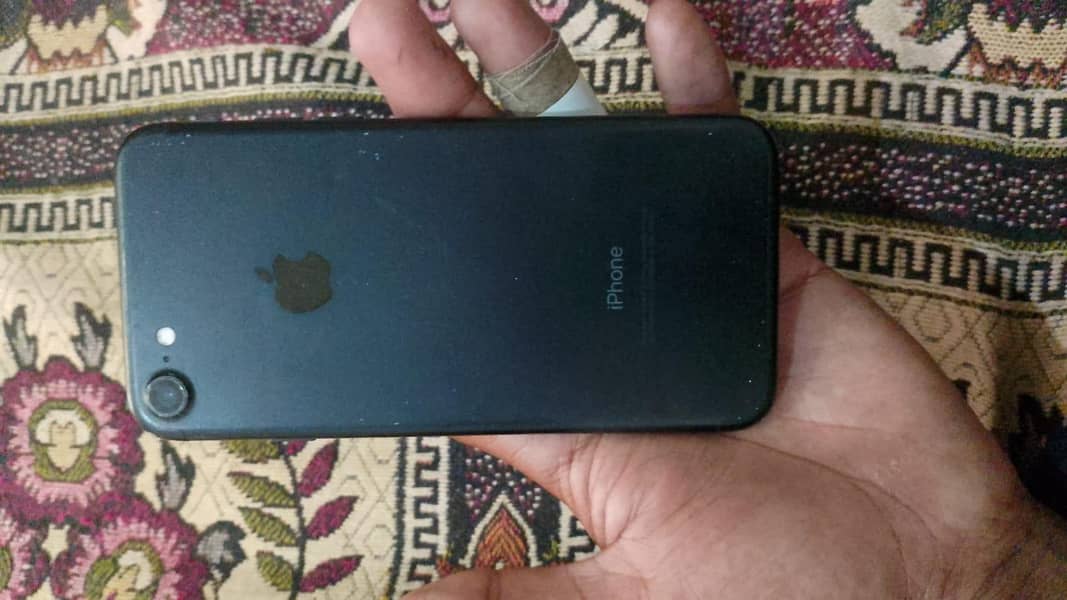Apple iPhone 7 Plus 3