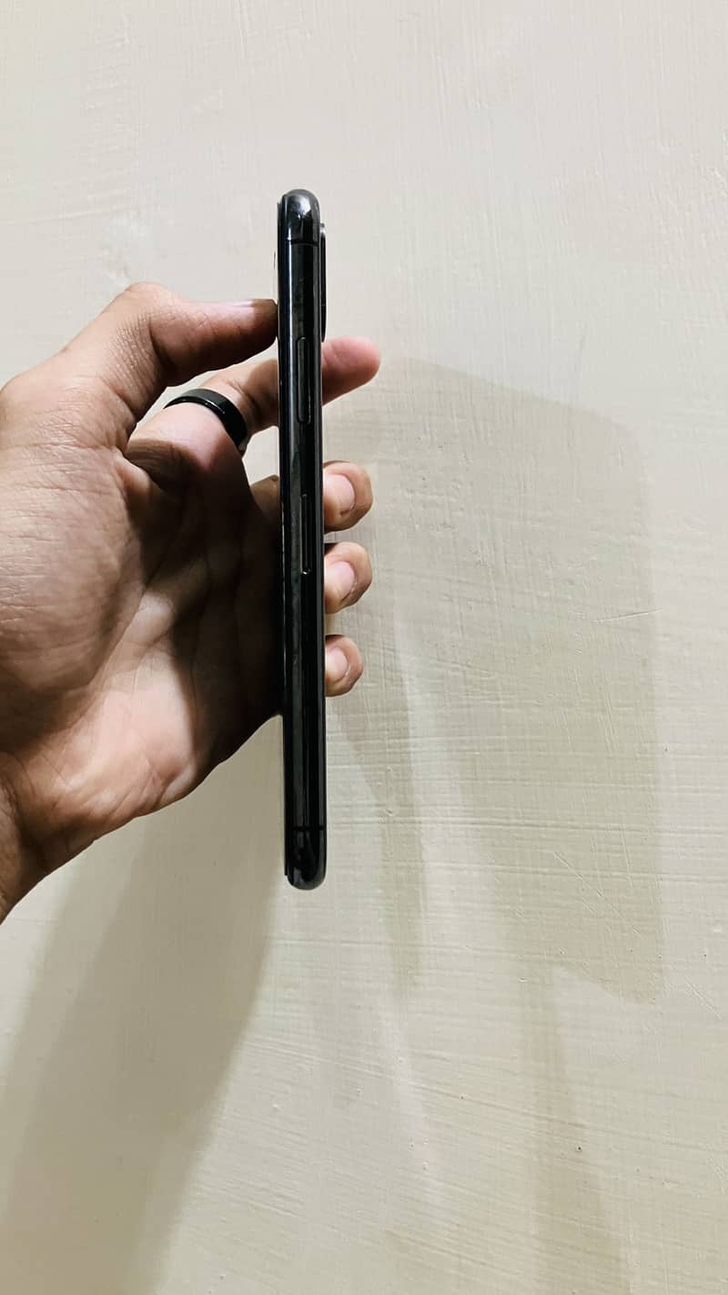 Apple iPhone X 3