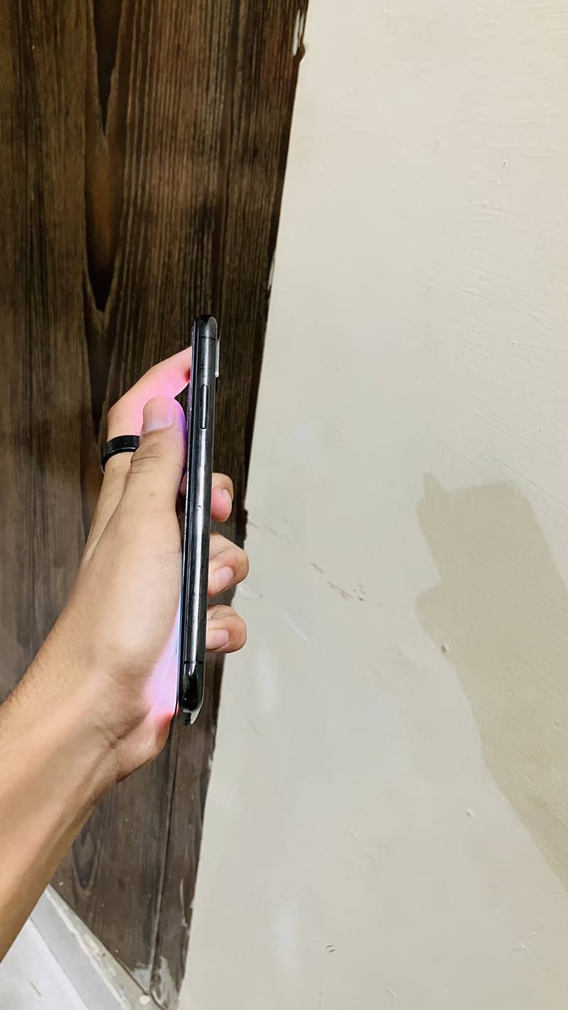 Apple iPhone X 6