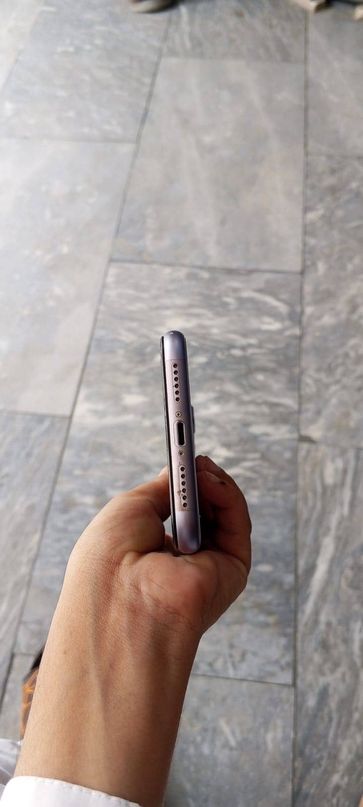 Apple iPhone 11 2