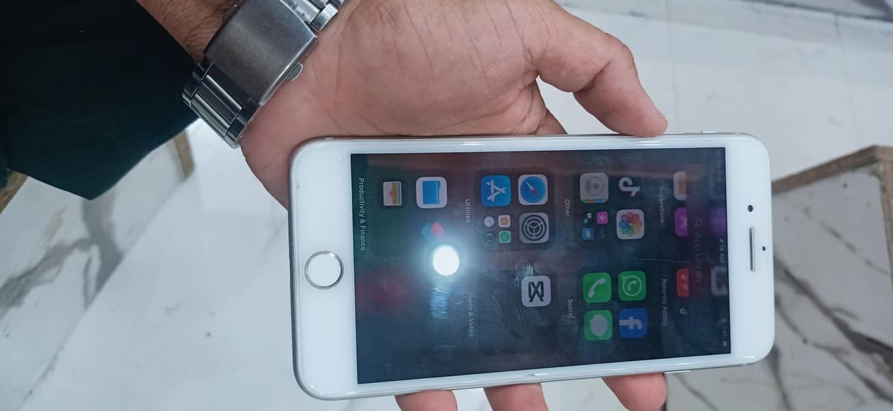 Apple iPhone 7 Plus 0