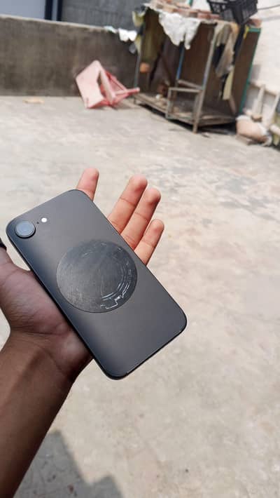 Apple iPhone 16e
