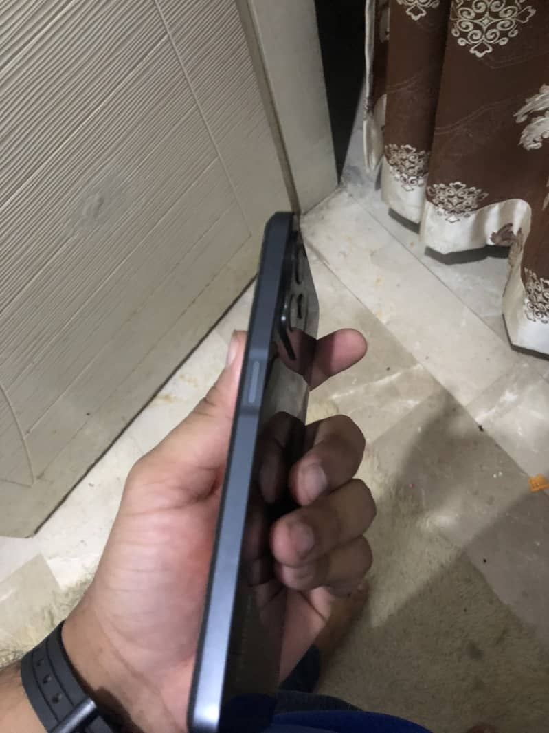 Realme C35 1
