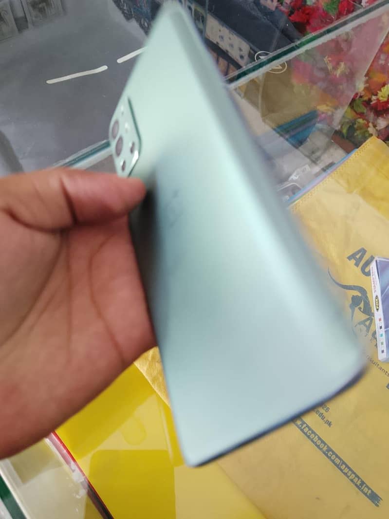 One Plus 9R 3