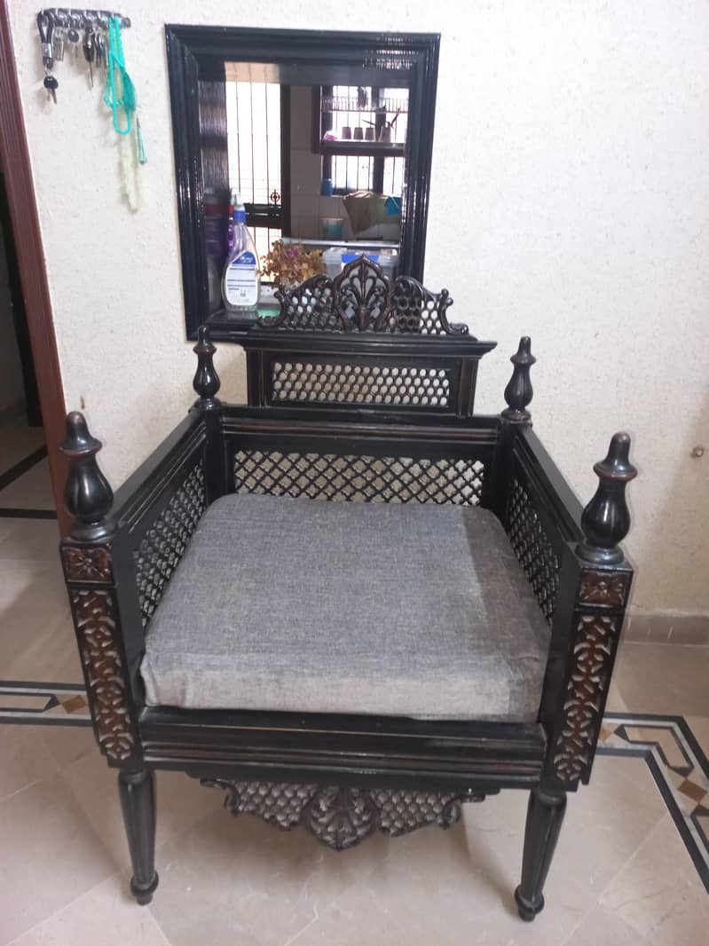 4 seater sofa 0