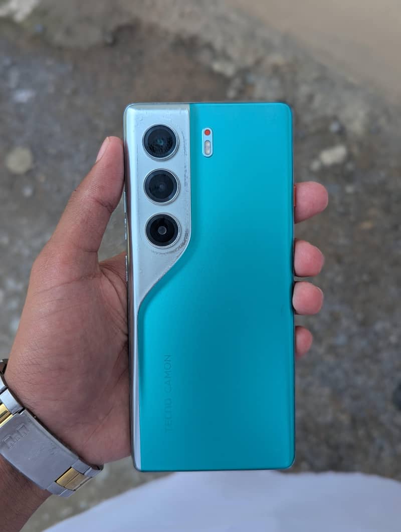 Tecno CAMON 40 Pro 2