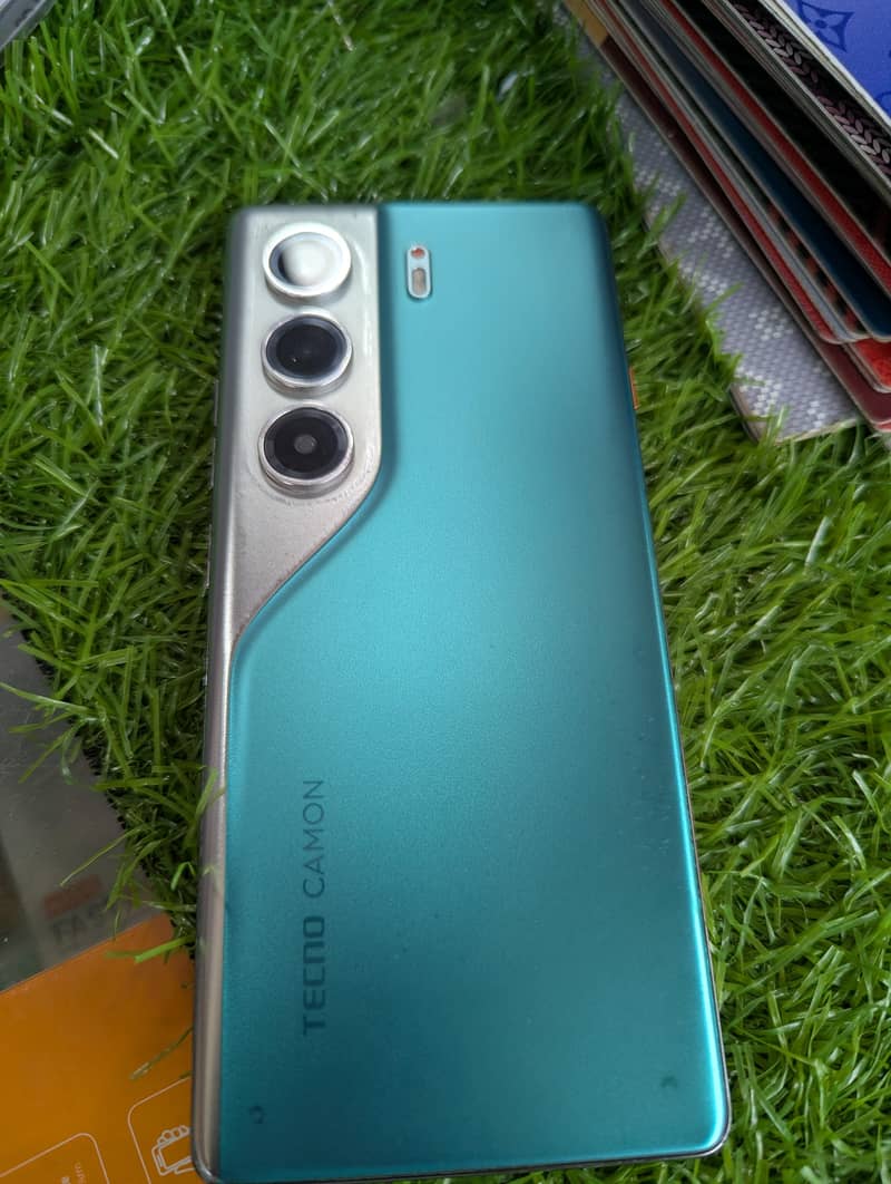 Tecno CAMON 40 Pro 7