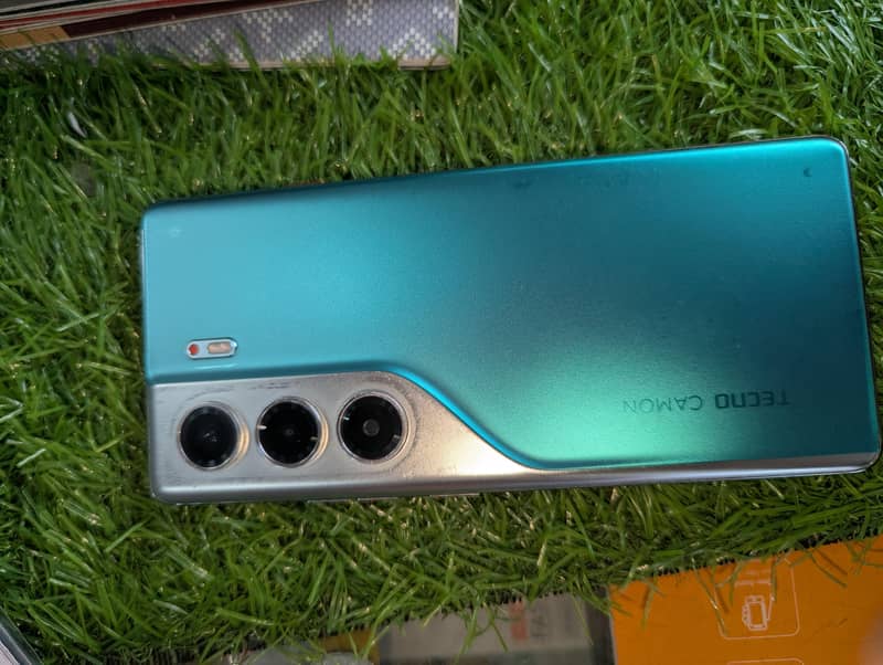 Tecno CAMON 40 Pro 10