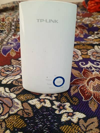 Tp link wifi repeater/ extender