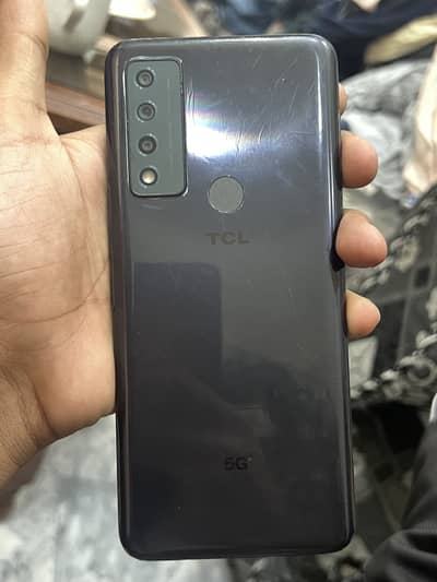 TCL 30 LE