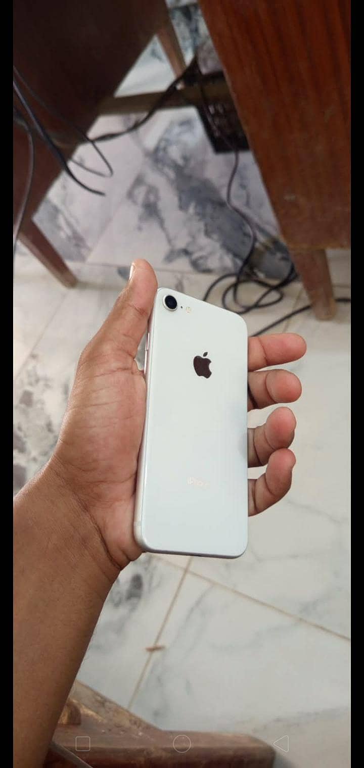 Apple iPhone 8 0