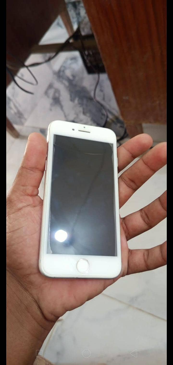 Apple iPhone 8 1