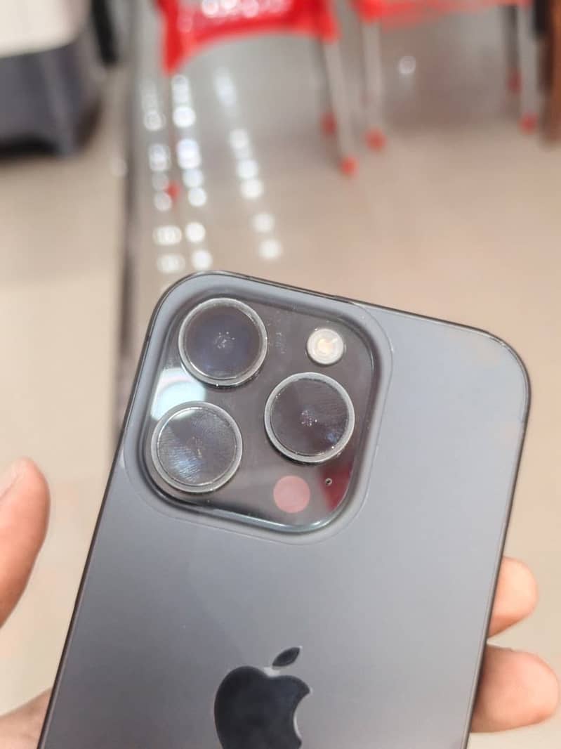 Apple iPhone 15 Pro 8