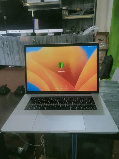 MacBook Pro 15-inch 2017 | Core i7 | 16GB RAM | 512GB SSD