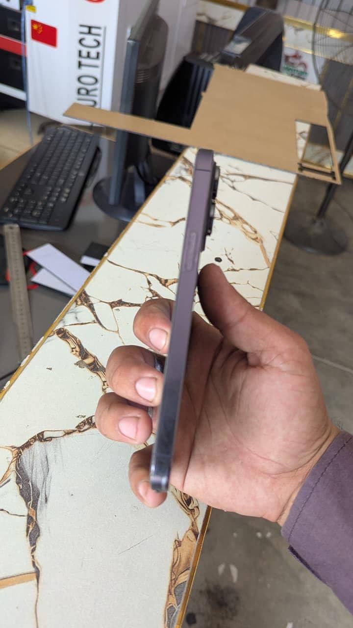 Apple iPhone 14 Pro Max 0