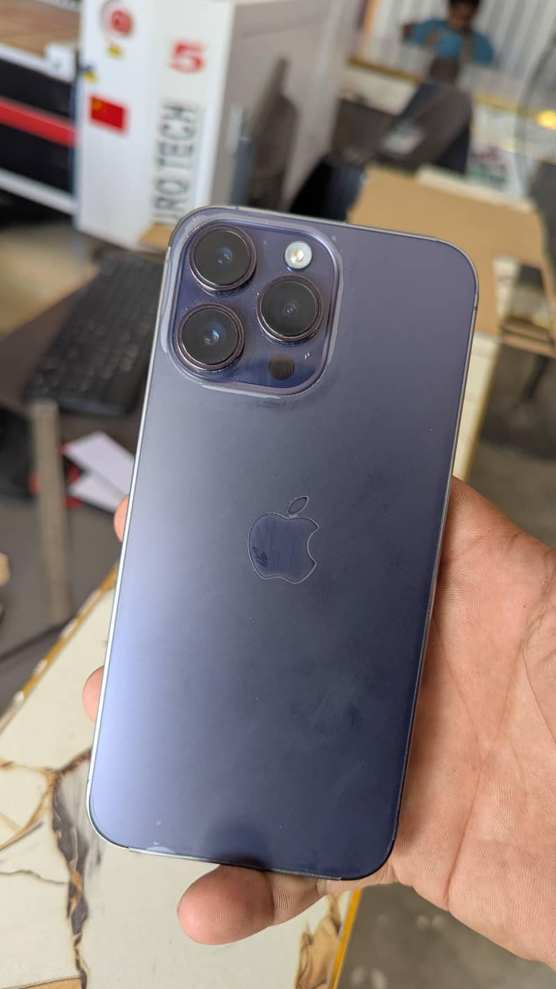 Apple iPhone 14 Pro Max 1