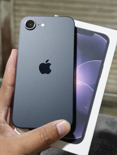 Apple iPhone 17e Black