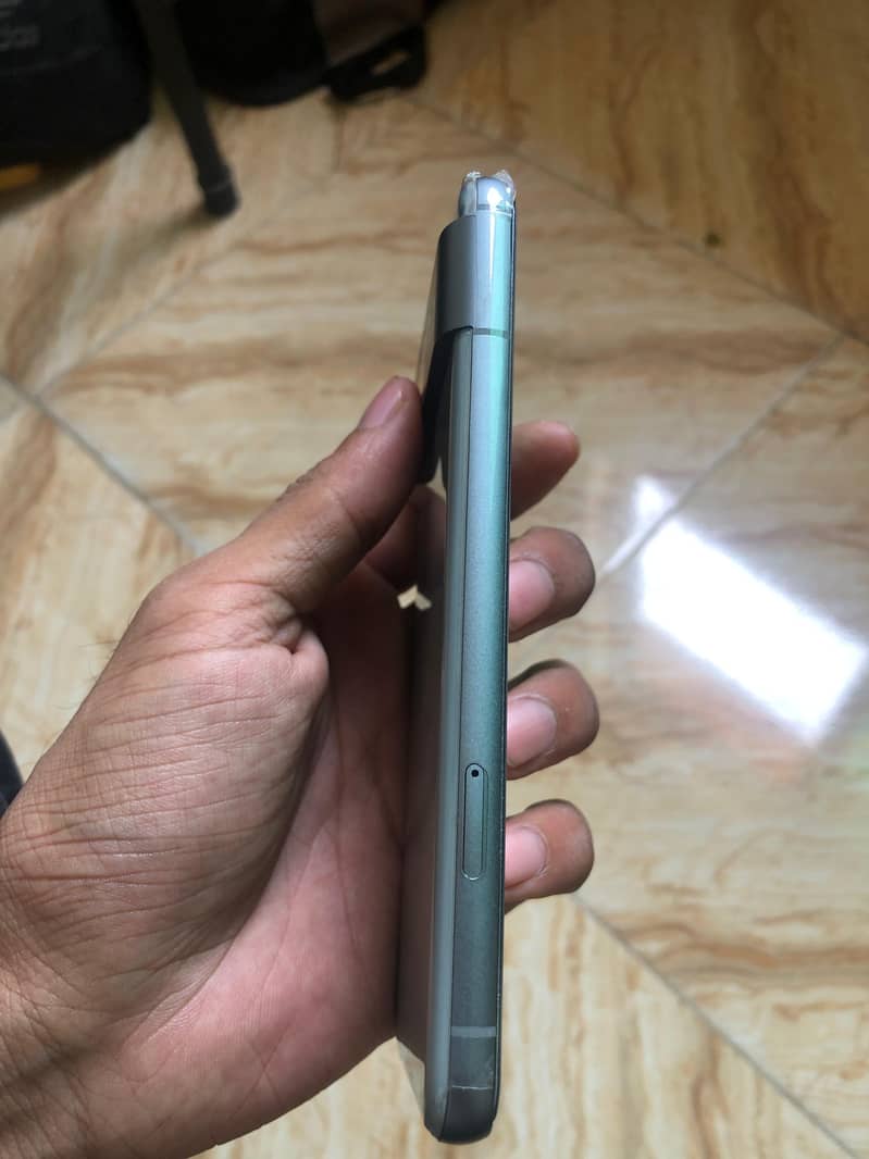 Google pixel 8 6