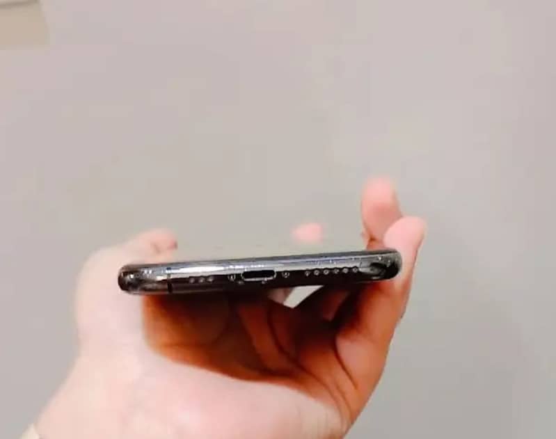 Apple iPhone XS 6