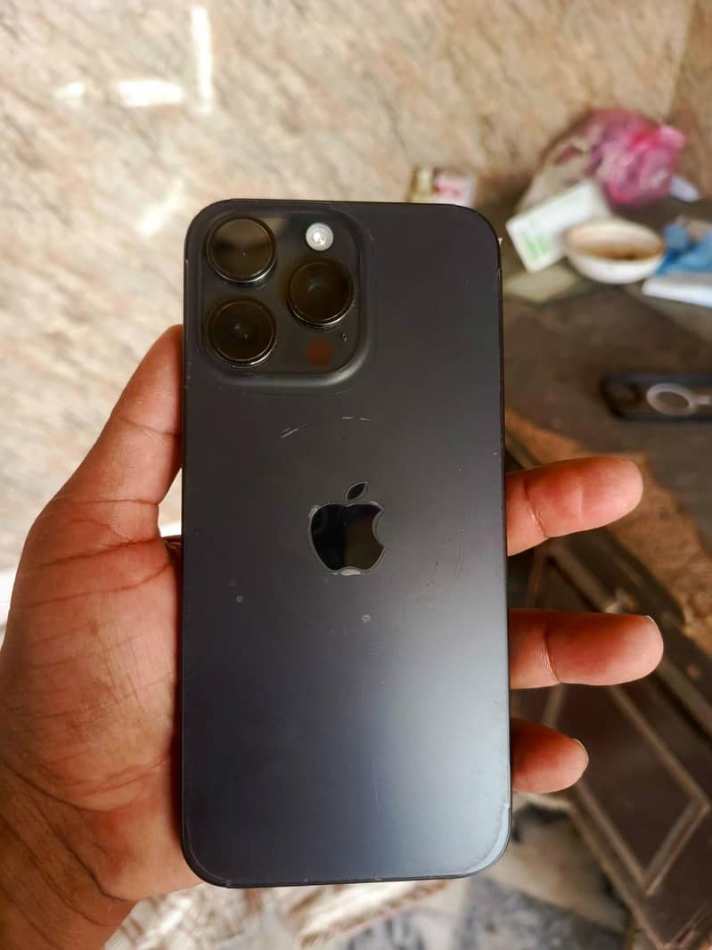 Apple iPhone 15 Pro 3