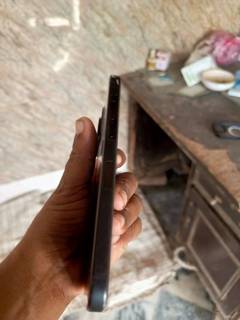 Apple iPhone 15 Pro 6