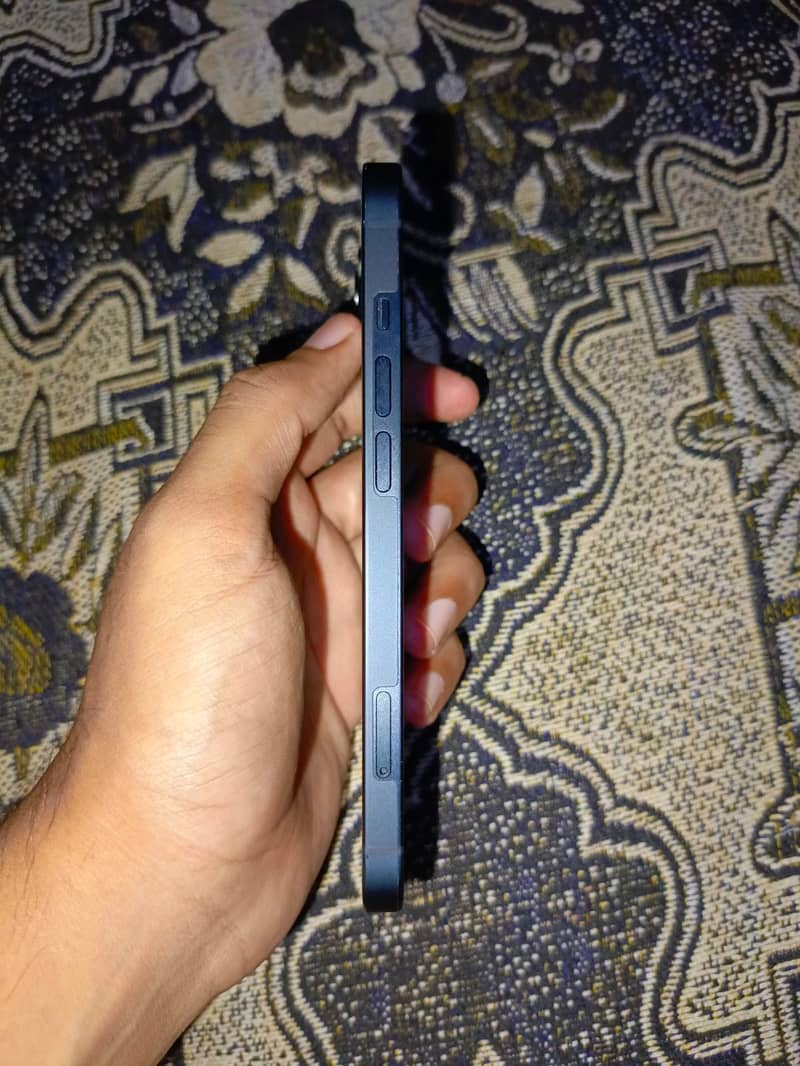Apple iPhone 13 1