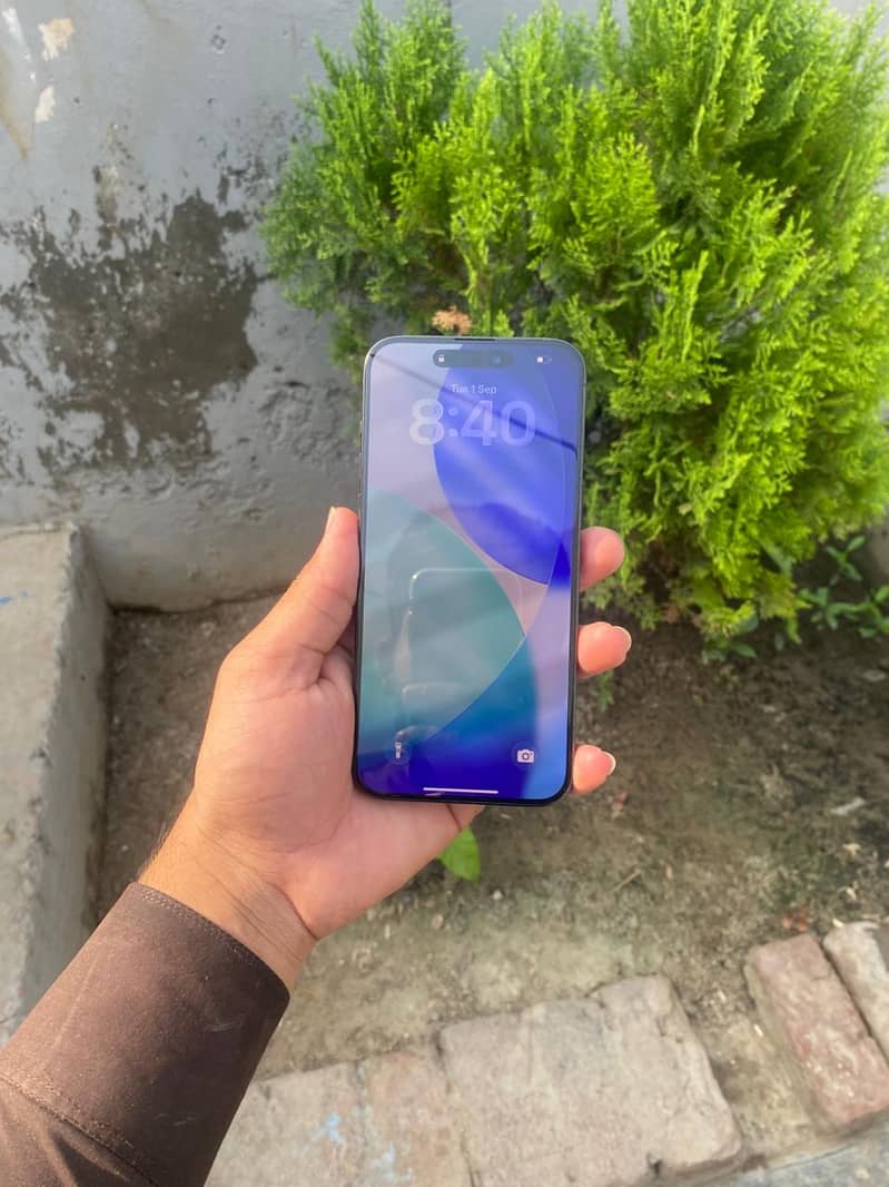 Apple iPhone 15 Pro Max 2