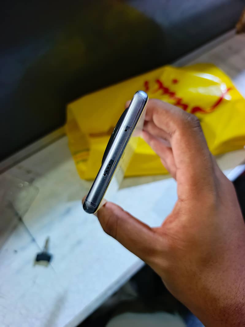 Tecno CAMON 30S 5