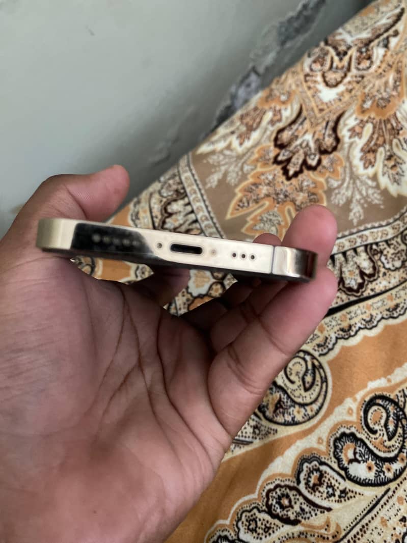 Apple iPhone 12 Pro 2