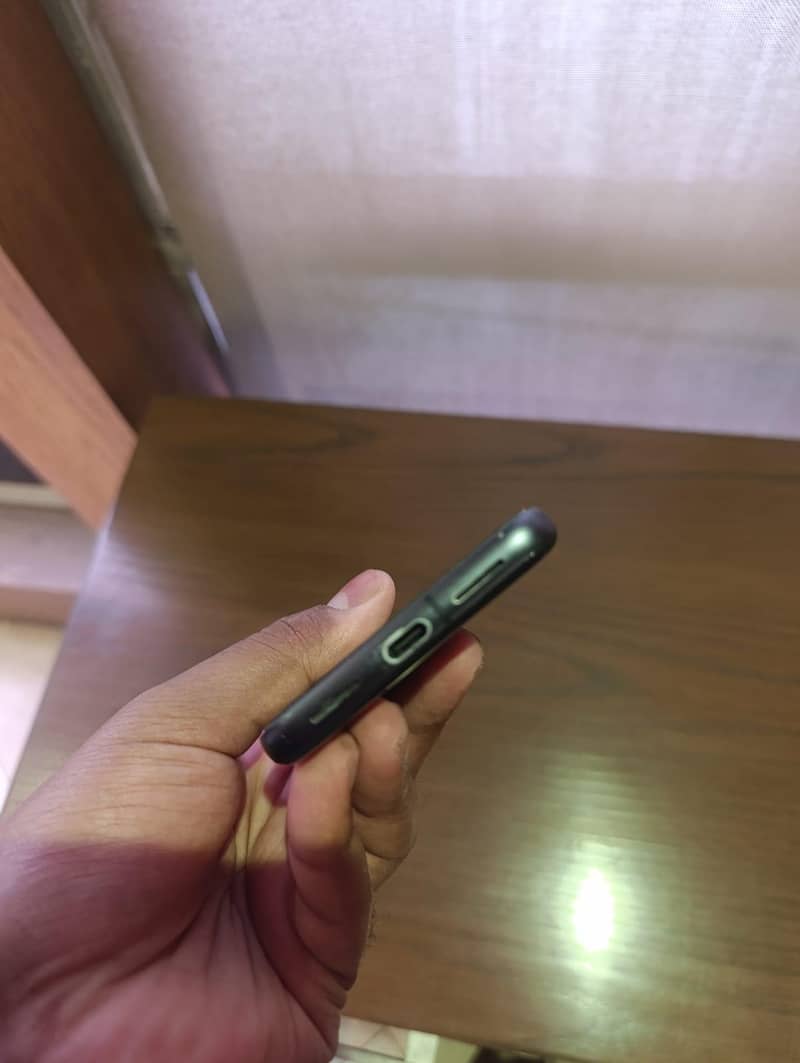 Google Pixel 8 4