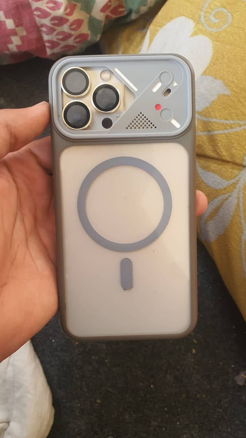Apple iPhone 13 Pro Max 0