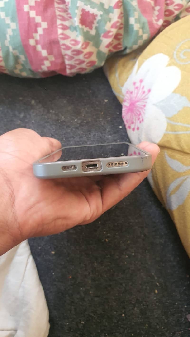Apple iPhone 13 Pro Max 1