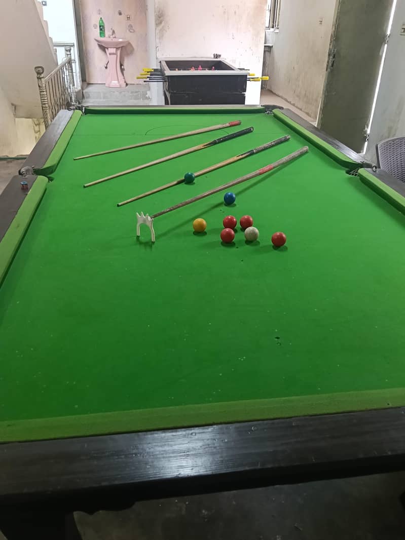 snoker table 0