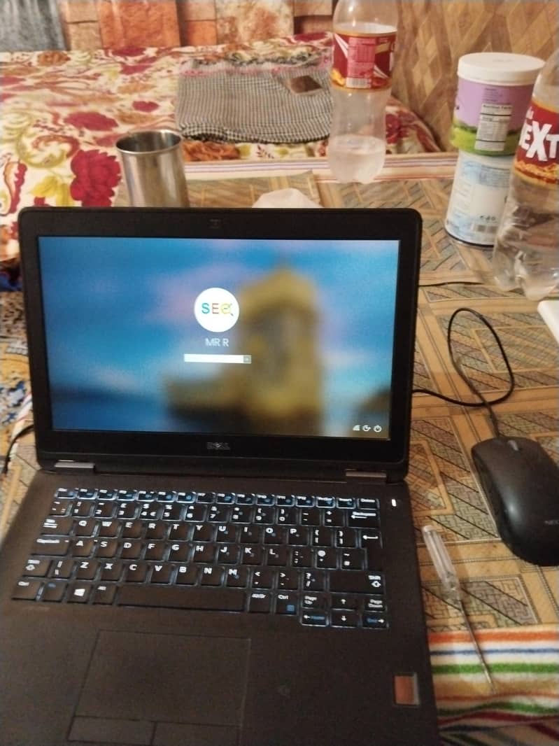 Dell latitude E8270 2