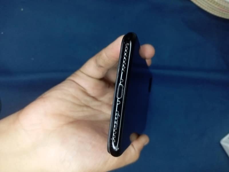 Apple iPhone 7 Plus 5