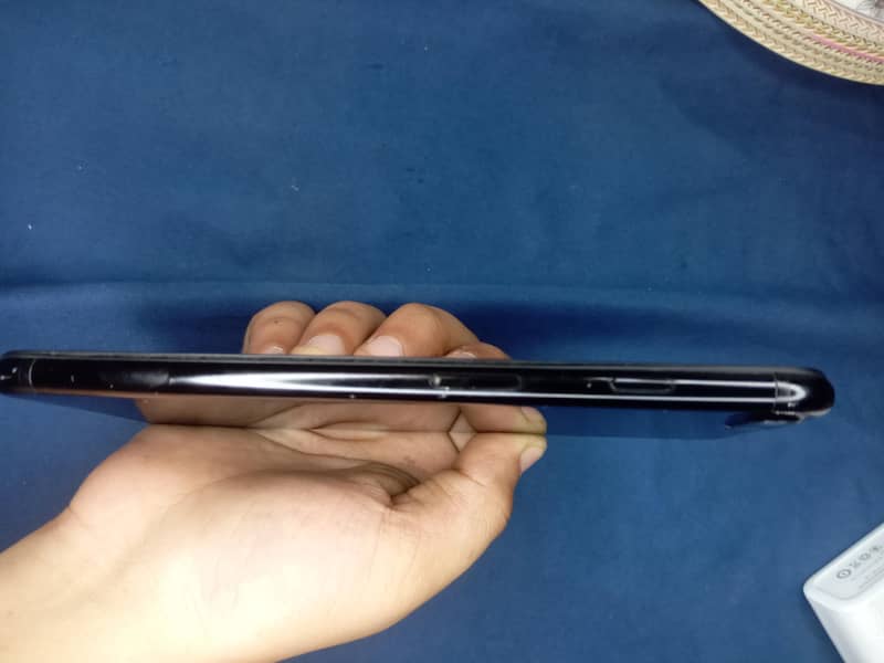 Apple iPhone 7 Plus 6
