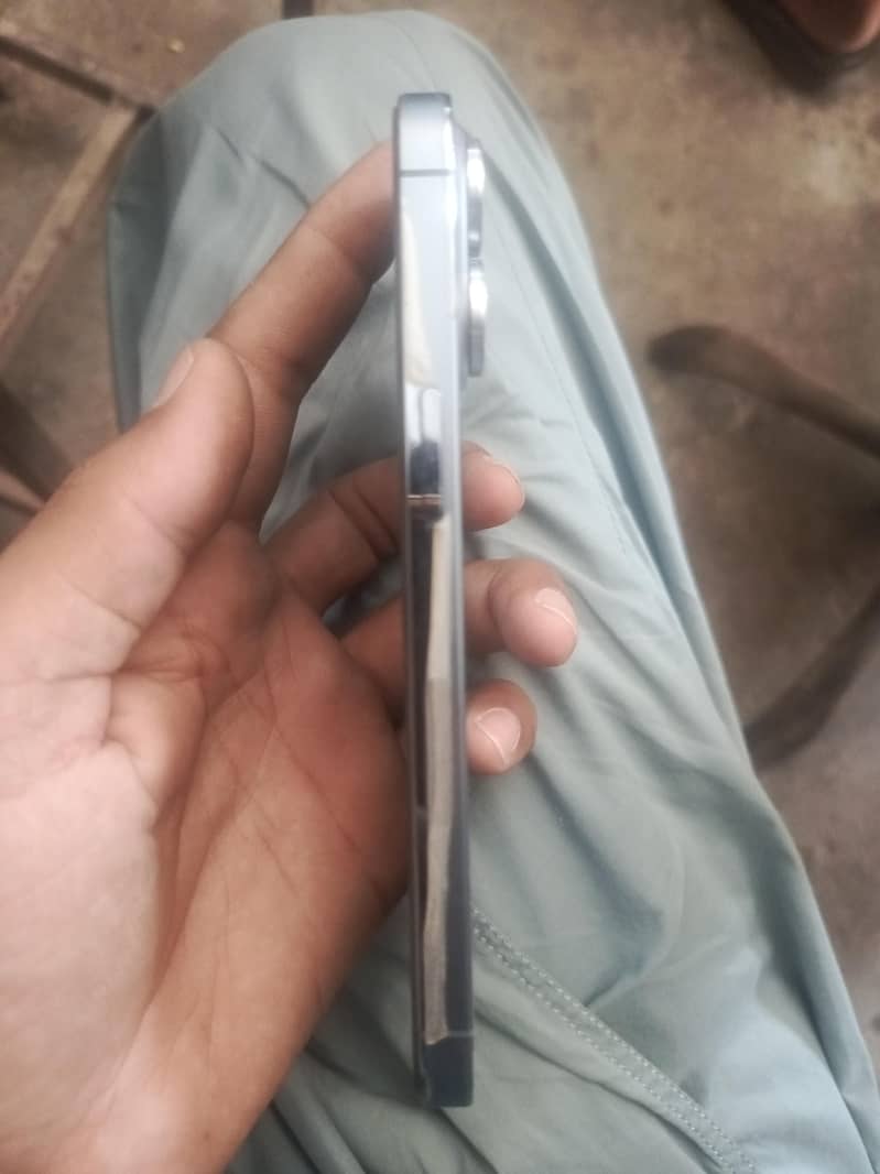 Apple iPhone 13 Pro 3